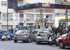 Benzinai aperti a Catania, revocata la chiusura Benzinai aperti a Catania, revocata la chiusura