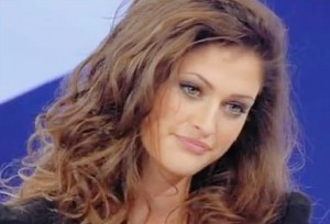 Uomini e Donne anticipazioni: Emiliana si elimina e Francesco non la cerca