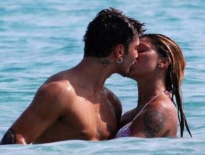 Stefano De Martino e Belen Rodriguez, bacio
