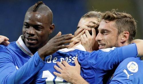 Italia-Danimarca-3-1-gol-de-rossi-16-10-2012