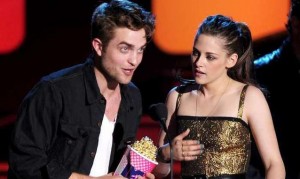 Twilight Breaking Dawn Parte 2: a due settimane dall'uscita parlano 'Edward e Bella' Twilight Breaking Dawn Parte 2: a due settimane dall'uscita parlano 'Edward e Bella'
