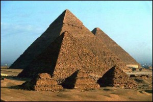 Egitto: satelliti scoprono 17 piramidi