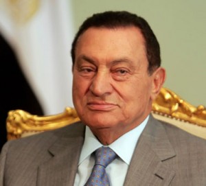 Mubarak ad un mese dal processo rivela di avere un tumore allo stomaco