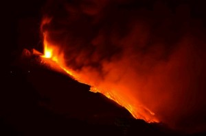 Eruzione Etna, ieri sera nuove fontane di lava...