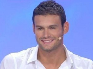 Uomini e Donne, Riccardo vittima numero 1 del nuovo format