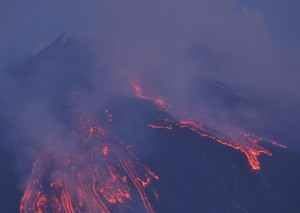 Etna, immagini e video nuova eruzione 1 aprile 2012