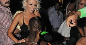 Raffaella Fico presto mamma, Balotelli tra fumo, donne e alcol