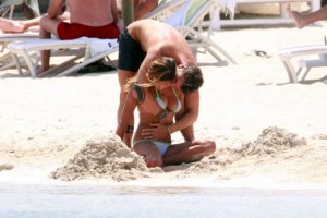 Belen Rodriguez felice con Stefano De Martino: "sono felice e serena, ma non incinta!"