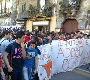 Studenti-manifestazione-del-24-novembre-foto-corteo-catania
