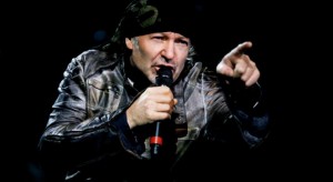 Vasco Rossi annuncia un nuovo inedito e a giugno di nuovo sul palco