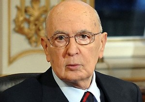 Rieletto Giorgio Napolitano: prima volta nella storia, contestazioni a Roma