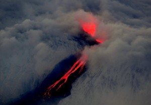 Eruzione Etna del 25 gennaio: chiuso l'aeroporto di Catania