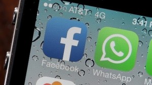 Facebook chiude WhatsApp per favorire Messenger? Zuckerberg risponde