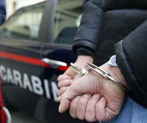Pisa, litigano per la cena, donna sgozzata dal figlio