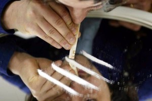 prete arrestato per droga