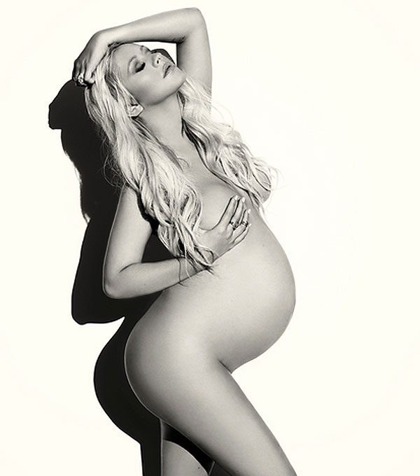 Christina Aguilera nuda col pancione [FOTO]