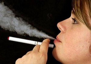 Sigarette elettroniche più salubri di quelle normali 