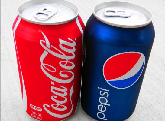 Coca Cola e Pepsi, presto meno calorie nelle bevande