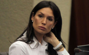 Nicole Minetti: di nuovo igienista dentale, cerca studio a Roma
