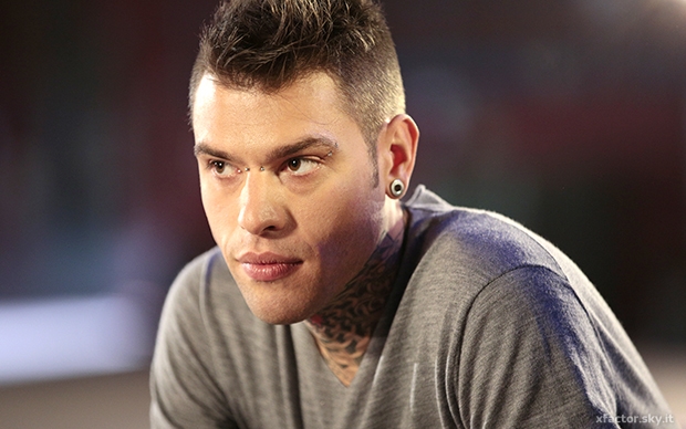 Fedez a Maurizio Gasparri: "Fa il bullo con una ragazzina"