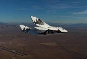 Navetta spaziale SpaceShipTwo precipita, muore il pilota