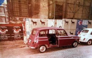 Riemerge da un garage della Polizia la Renault 4 "di" Aldo Moro