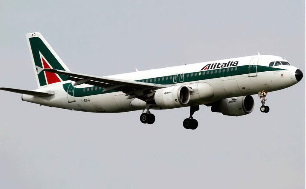 Volo Alitalia scortato per 20 minuti da caccia tedeschi, è giallo