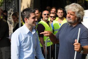 M5S, Pizzarotti: "Grillo passo indietro" ma lui risponde dal blog
