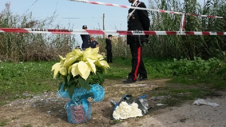 Bambino trovato morto a Ragusa, si cerca lo zainetto del piccolo