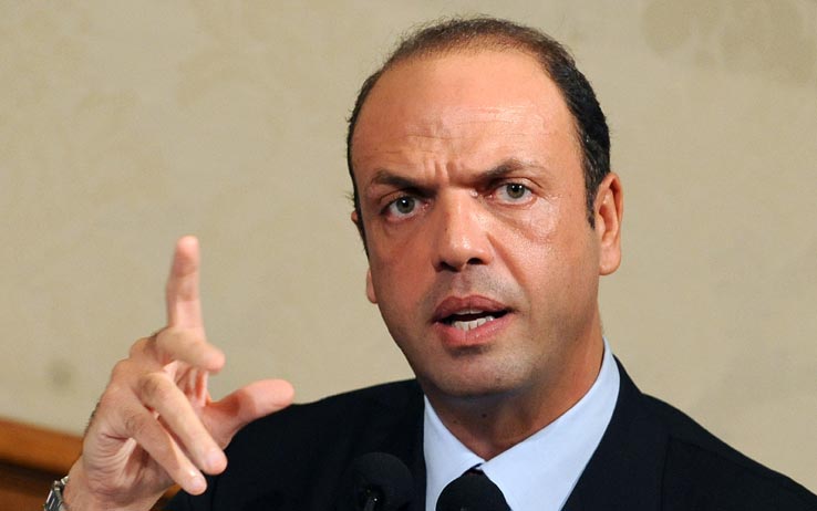 Terrorismo, Alfano: "Quattro italiani figurano tra i foreign fighters"