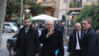 Presidente Mattarella viaggia su volo di linea, applausi per lui