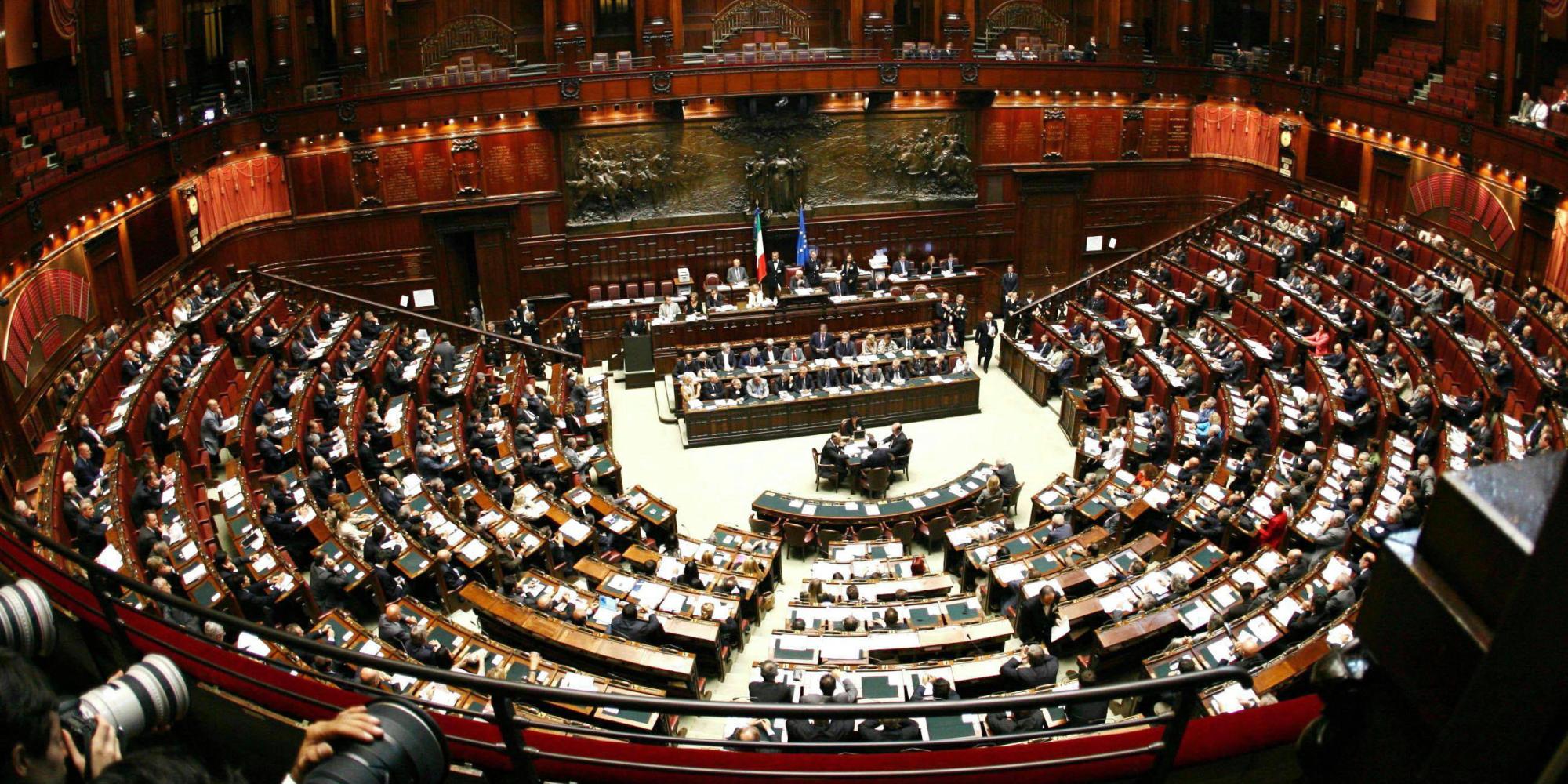 Riforme: M5S fuori dall'aula, oggi voto alla camera