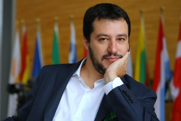 Matteo Salvini contro i campi Rom: "Li raderei tutti al suolo"
