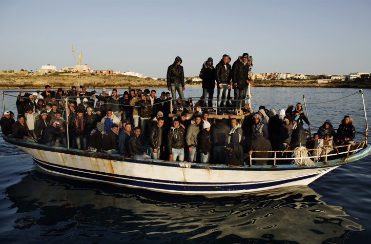 Grecia: barcone con a bordo 200 migranti naufraga davanti a Rodi