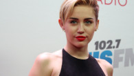 Miley Cyrus e le figlie di Demi Moore e Bruce Willis: scatti bollenti