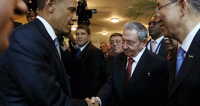 Panama: Obama e Castro si stringono la mano prima del vertice