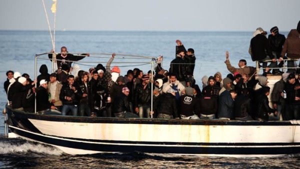 Traffico di migranti, Renzi alla Camera: "Combattere schiavismo"