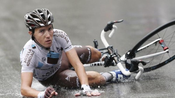 Giro d'Italia, paura per la caduta di Pozzovivo: "Non ricordo nulla"