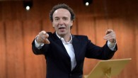 Benigni show in Senato: "I politici fiorentini hanno un caratteraccio"
