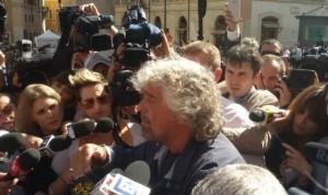Grillo a Roma in difesa dei 59 deputati sospesi del M5S