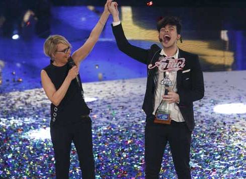 Maria De Filippi su Stash dei The Kolors: "Mi ha colpito l'entusiasmo"