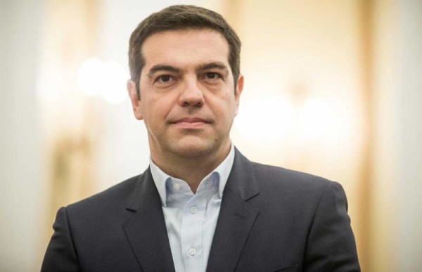 Grecia: Tsipras chiede il voto per il suo piano, scontri ad Atene