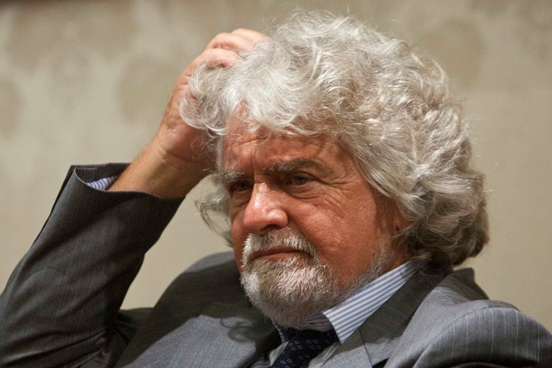 Grecia, politici italiani, Grillo: "Colpo di Stato", Salvini: "Buffonata"