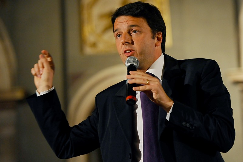 Renzi: "Troppe tasse da pagare. Errori dei sindacati su Pompei e Alitalia"