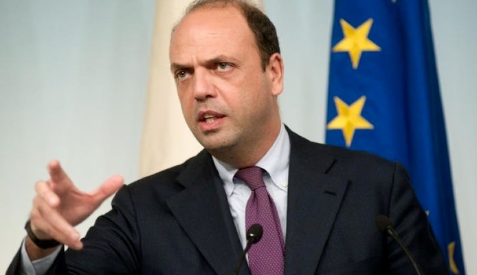 Italiani rapiti in Libia, Alfano: "Forse collegamento a lotta agli scafisti"