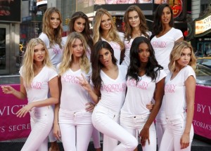 Victoria's Secret, le nuove sexy "Angels" sfilano a New York, e Roma