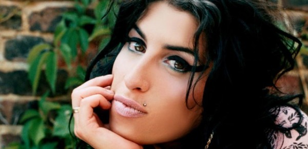 Rivelazione shock dal padre di Amy Winehouse: "Mia figlia incinta prima di morire"
