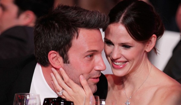 Ben Affleck divorzia da Jennifer Garner, tradita la moglie con la tata