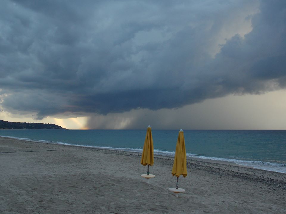 Allerta meteo su tutta Italia: maltempo in arrivo, piogge dalla Francia