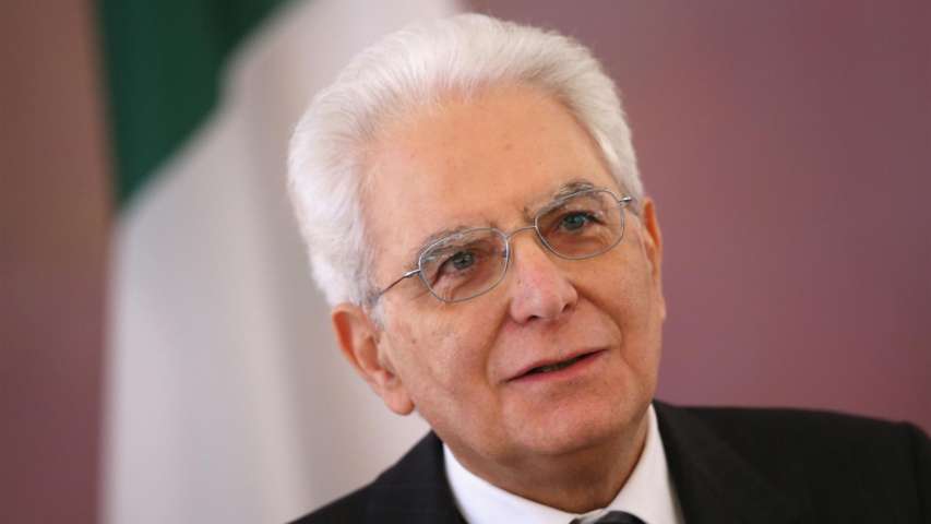 Mattarella: «Non ci rassegniamo al lavoro che manca. Riconquistarlo è la priorità»